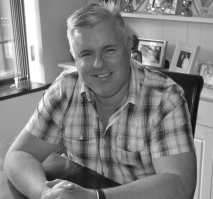 'Whether buying or selling, I will pleased to assist you.'